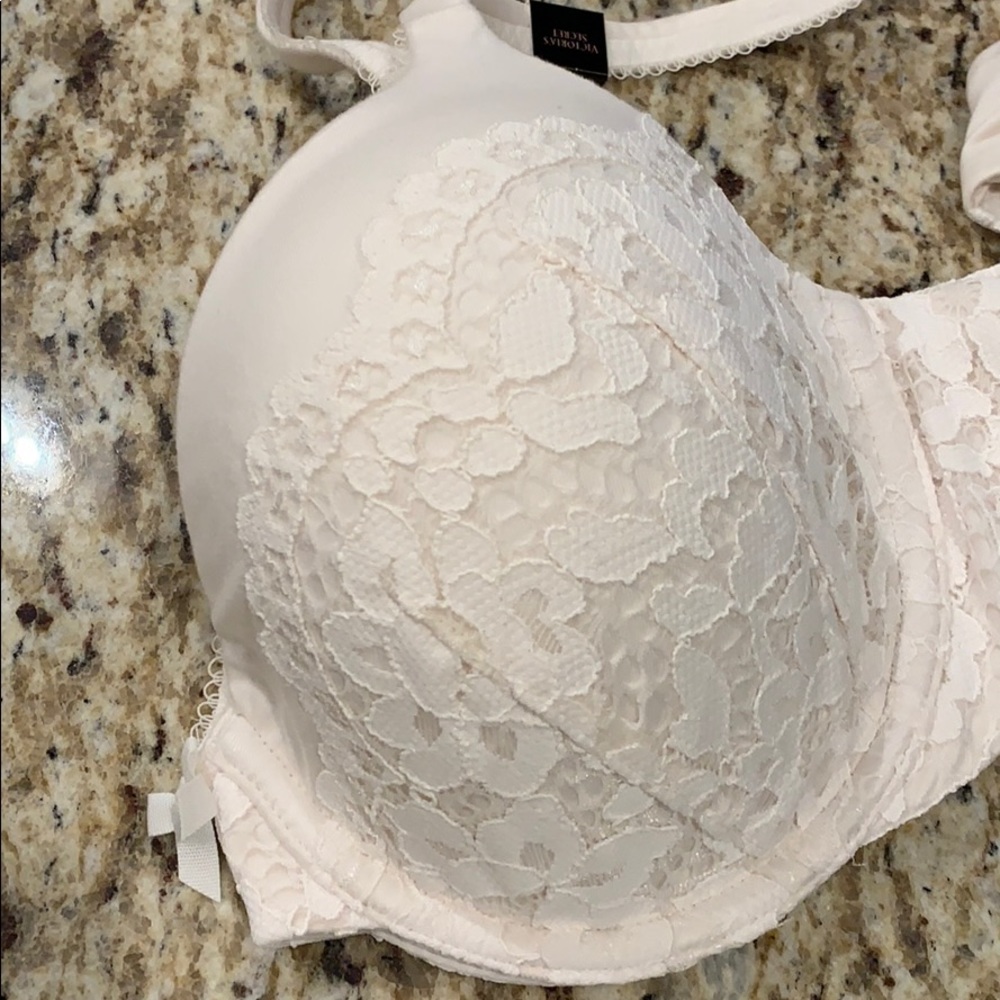 White with lace bra - Body of Victoria